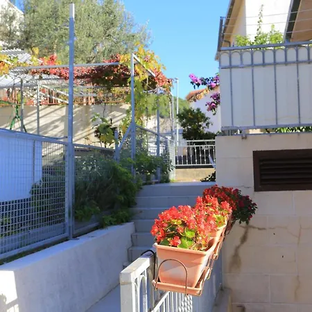 Apartment By The Sea Okrug Donji, Ciovo - 6859