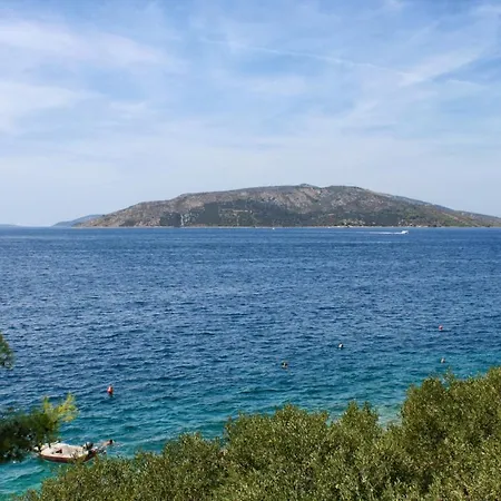Apartment By The Sea Okrug Donji, Ciovo - 6859 *